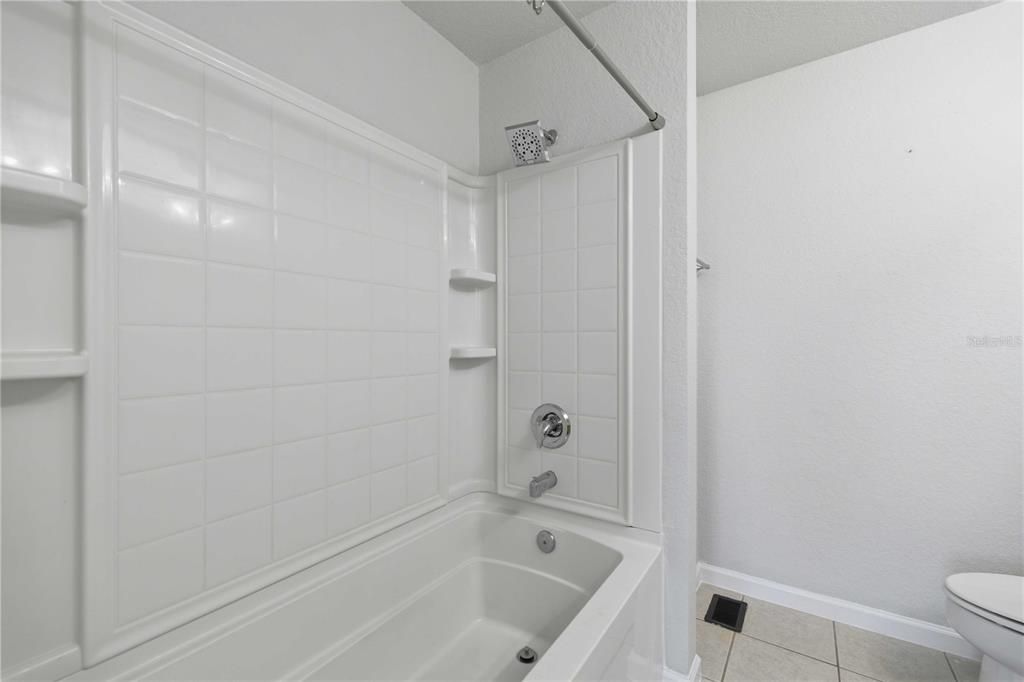 Active With Contract: $160,000 (2 beds, 2 baths, 1134 Square Feet)