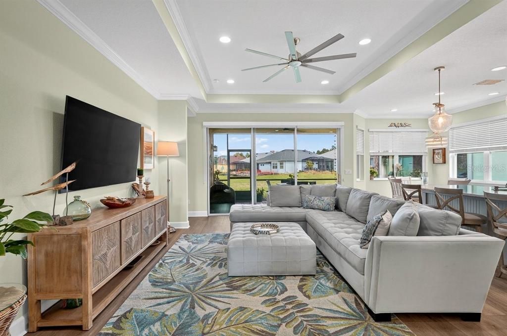 For Sale: $615,000 (2 beds, 2 baths, 1922 Square Feet)