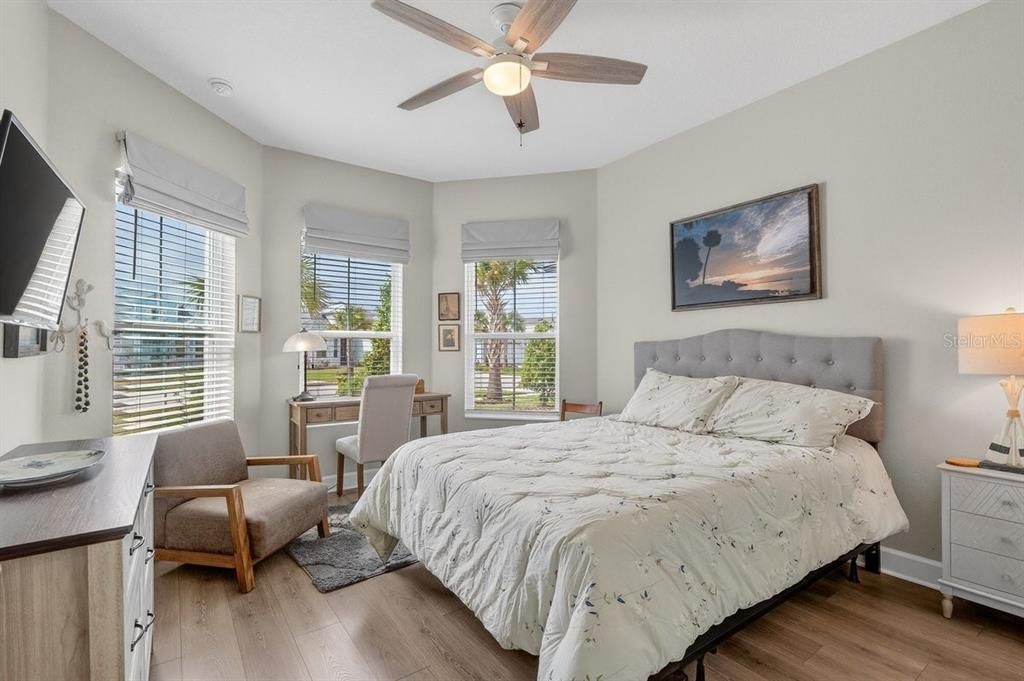 For Sale: $615,000 (2 beds, 2 baths, 1922 Square Feet)