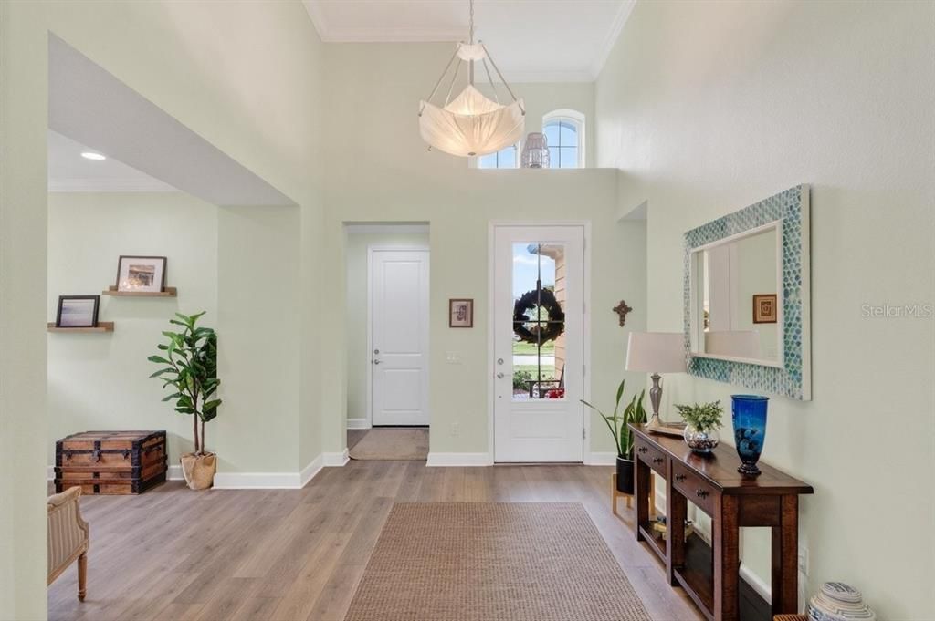 For Sale: $615,000 (2 beds, 2 baths, 1922 Square Feet)
