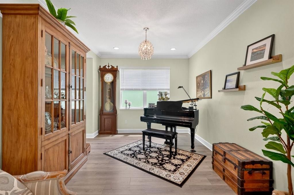 For Sale: $615,000 (2 beds, 2 baths, 1922 Square Feet)
