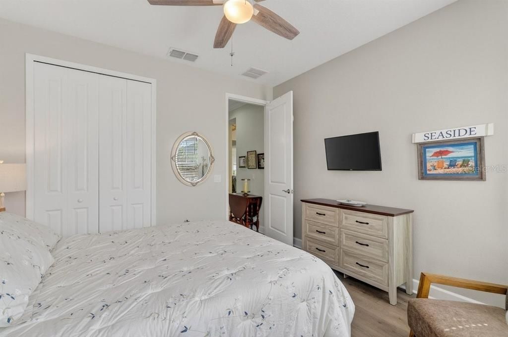 For Sale: $615,000 (2 beds, 2 baths, 1922 Square Feet)