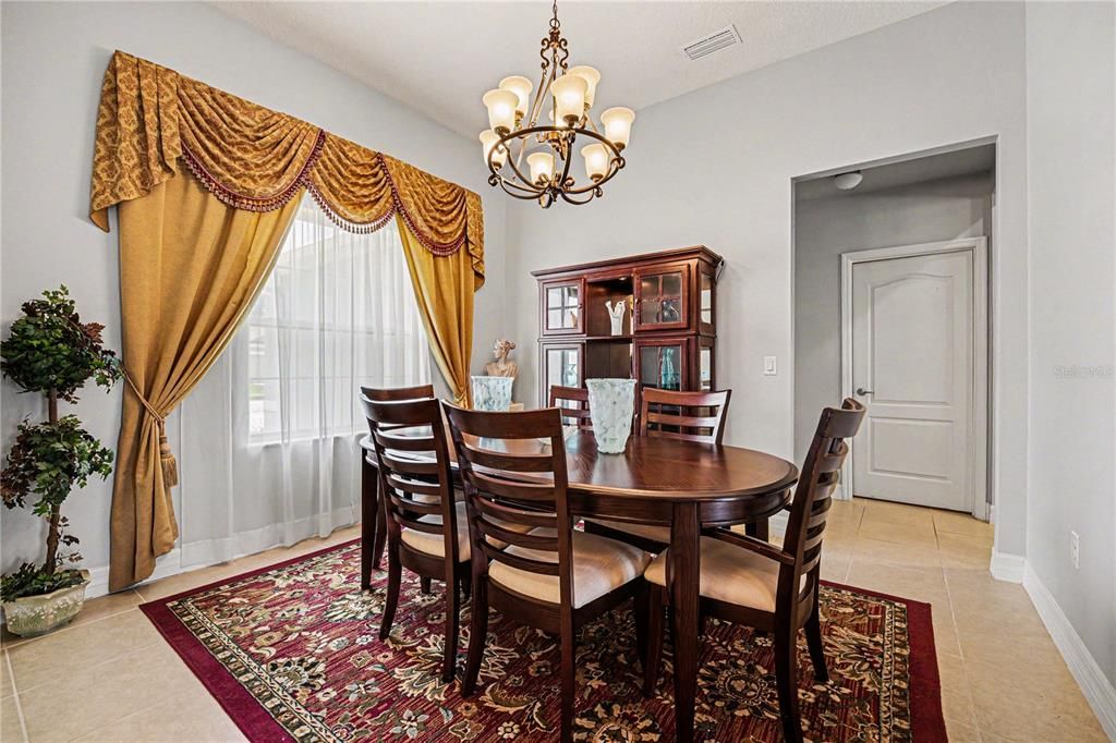 For Sale: $465,000 (4 beds, 3 baths, 2365 Square Feet)