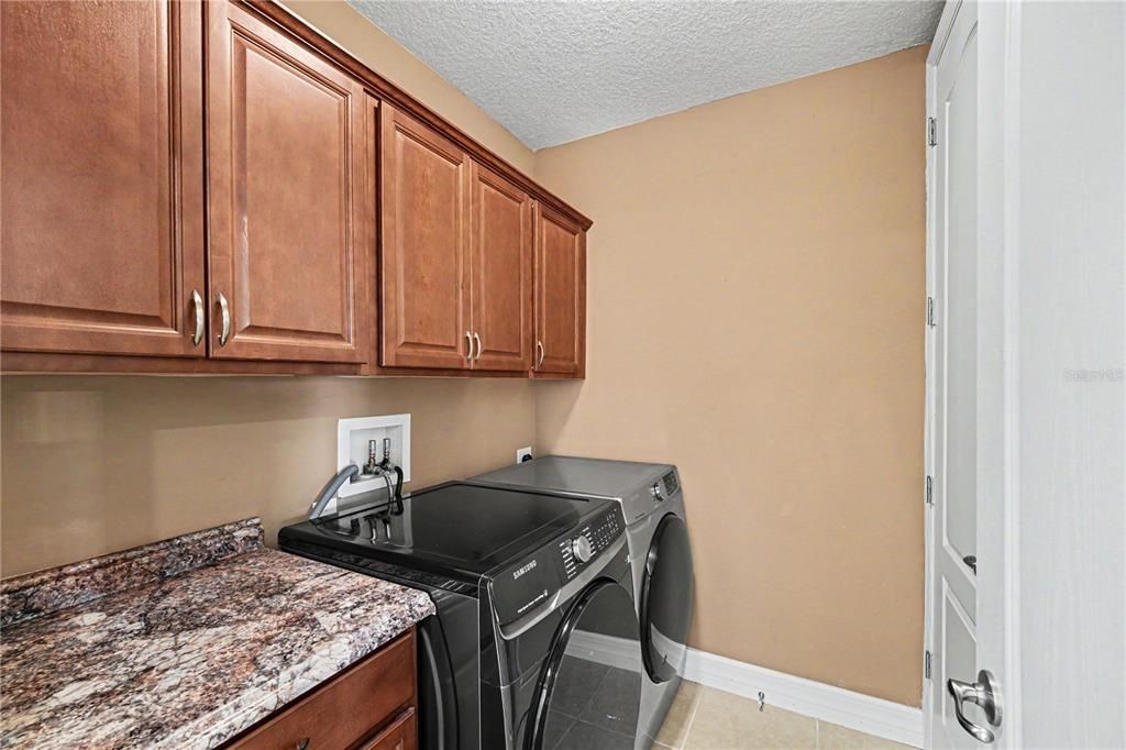 For Sale: $465,000 (4 beds, 3 baths, 2365 Square Feet)