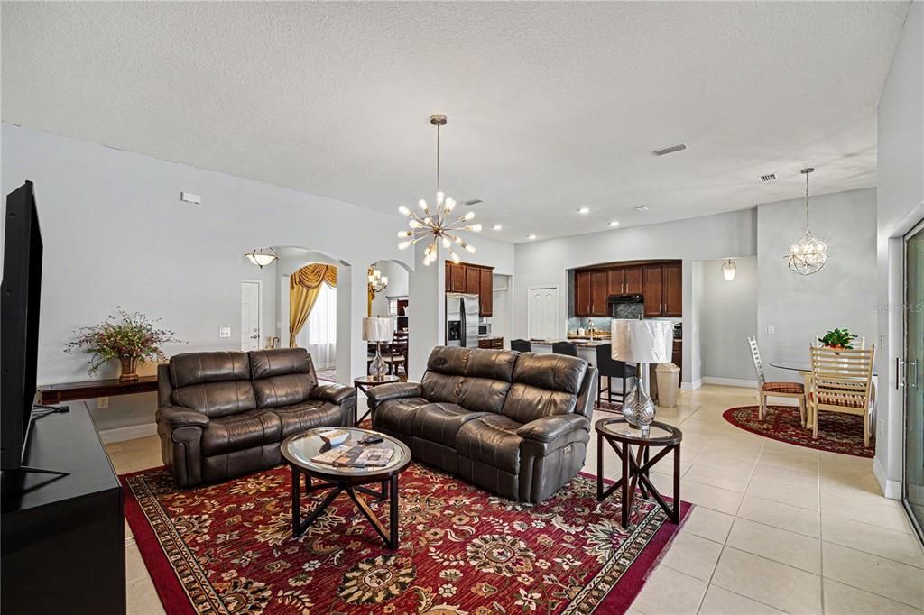 For Sale: $465,000 (4 beds, 3 baths, 2365 Square Feet)