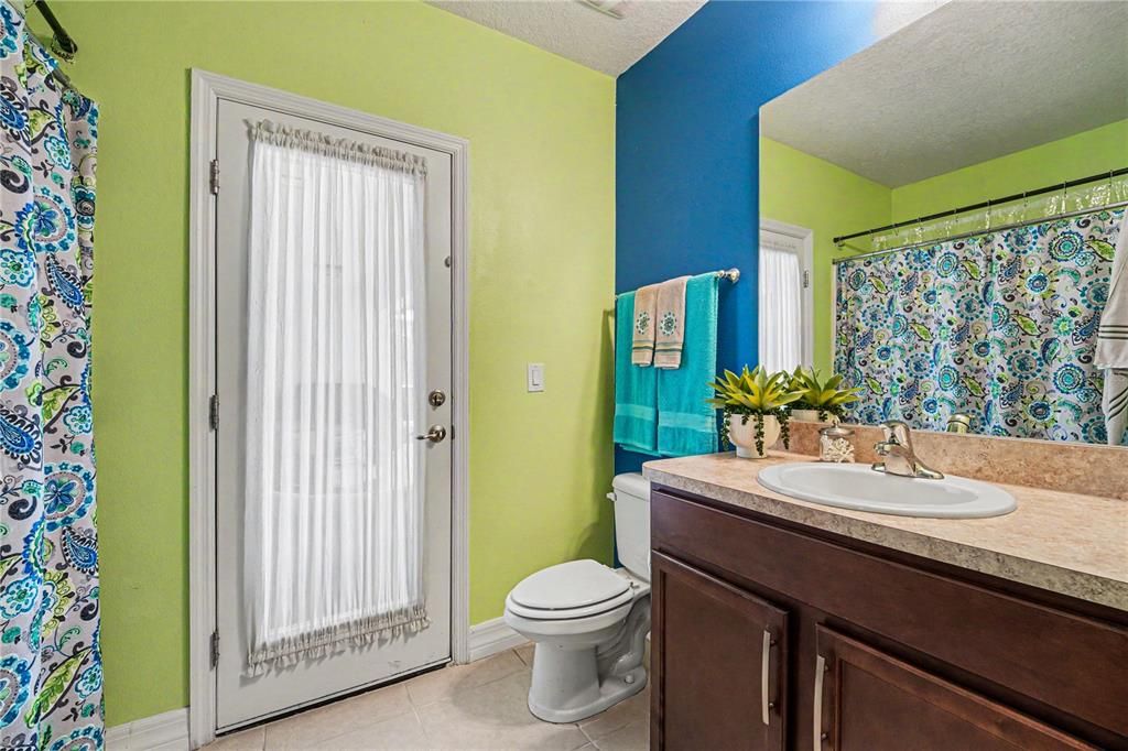 For Sale: $465,000 (4 beds, 3 baths, 2365 Square Feet)