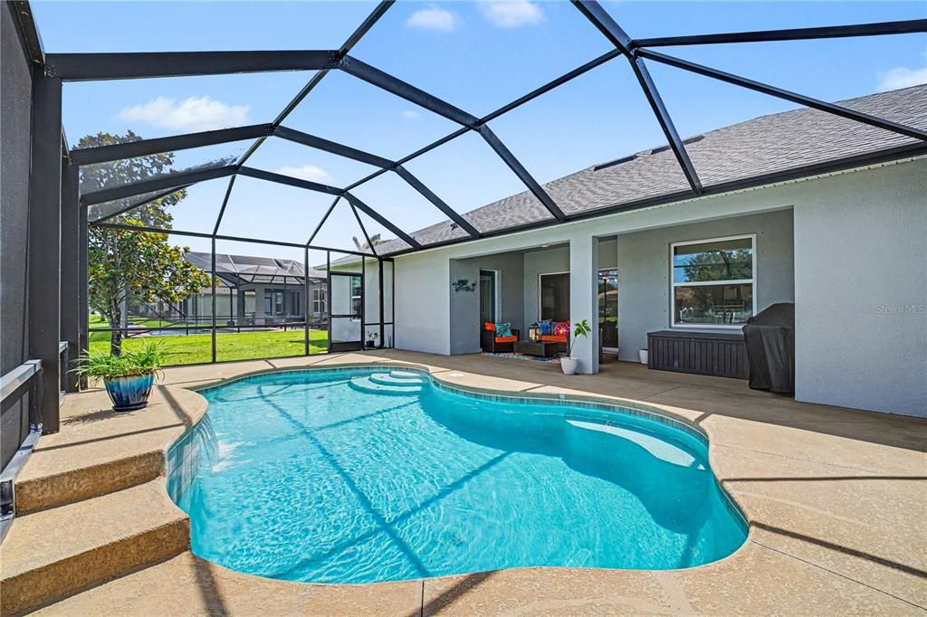 For Sale: $465,000 (4 beds, 3 baths, 2365 Square Feet)