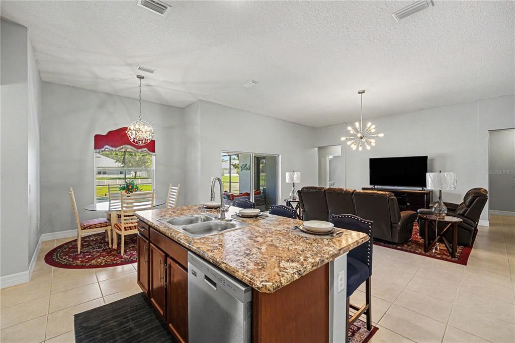 For Sale: $465,000 (4 beds, 3 baths, 2365 Square Feet)