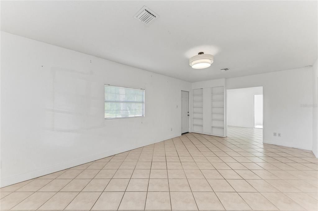 For Sale: $650,000 (3 beds, 1 baths, 1746 Square Feet)