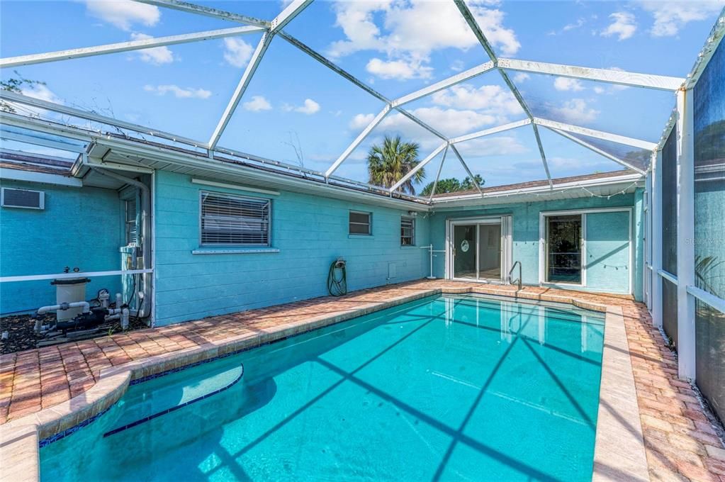 For Sale: $650,000 (3 beds, 1 baths, 1746 Square Feet)