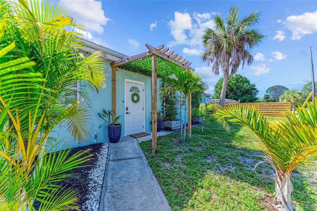 For Sale: $650,000 (3 beds, 1 baths, 1746 Square Feet)