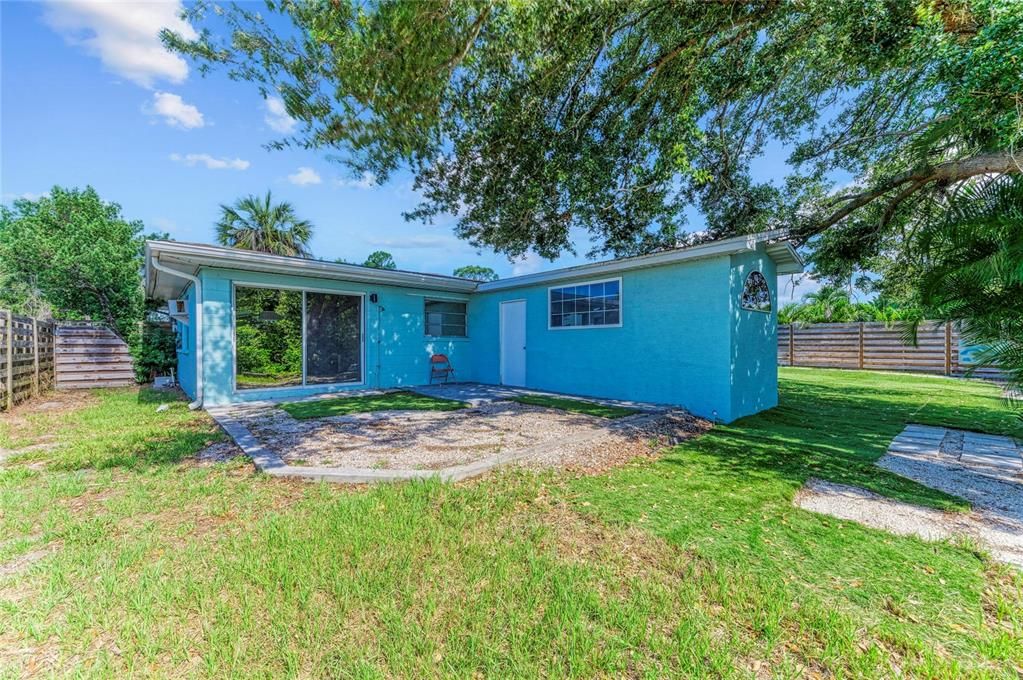 For Sale: $650,000 (3 beds, 1 baths, 1746 Square Feet)