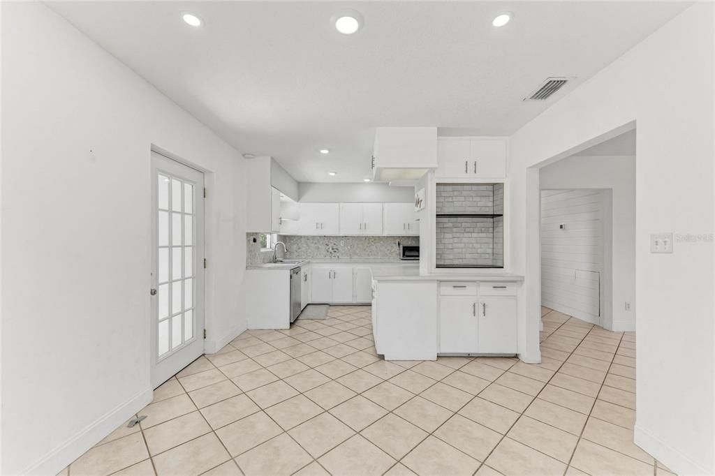 For Sale: $650,000 (3 beds, 1 baths, 1746 Square Feet)