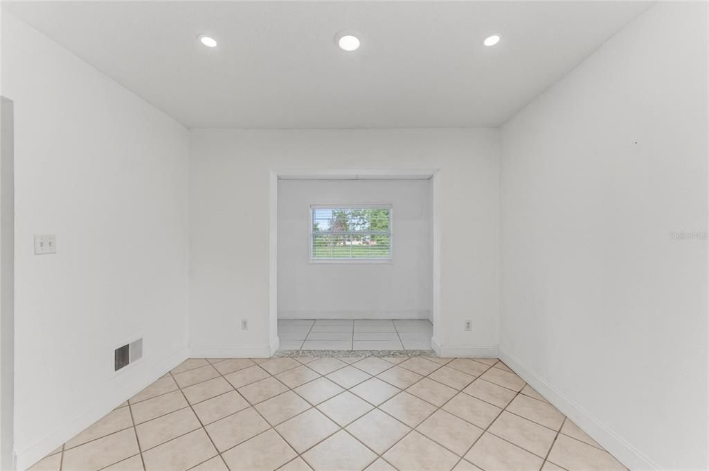 For Sale: $650,000 (3 beds, 1 baths, 1746 Square Feet)