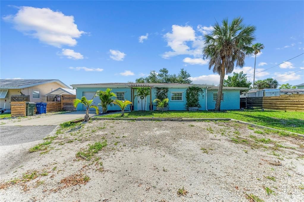 For Sale: $650,000 (3 beds, 1 baths, 1746 Square Feet)