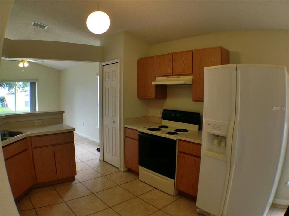 В аренду: $2,450 (4 спален, 2 ванн, 1300 Квадратных фут)