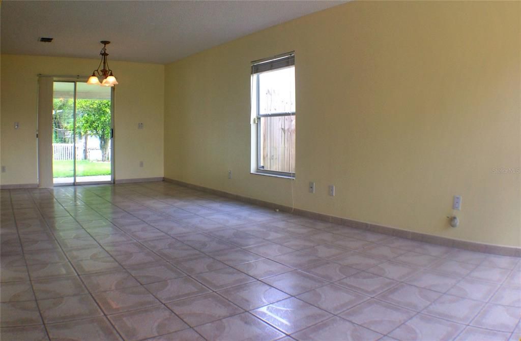 В аренду: $2,450 (4 спален, 2 ванн, 1300 Квадратных фут)