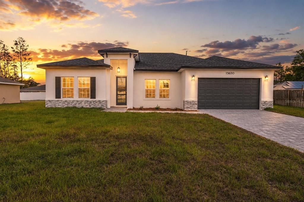 Active With Contract: $319,900 (4 beds, 2 baths, 1955 Square Feet)