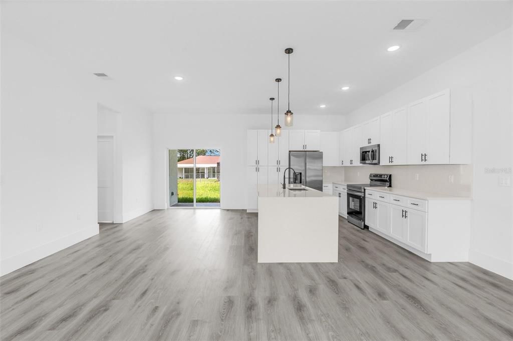 Active With Contract: $319,900 (4 beds, 2 baths, 1955 Square Feet)