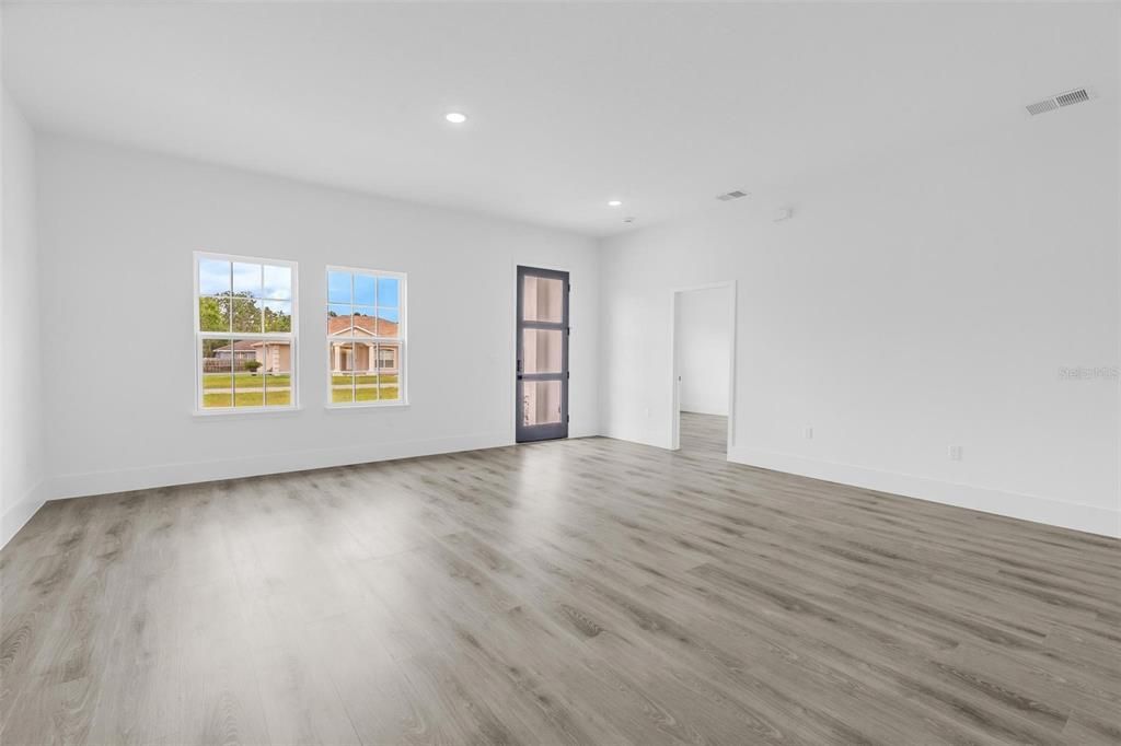 Active With Contract: $319,900 (4 beds, 2 baths, 1955 Square Feet)