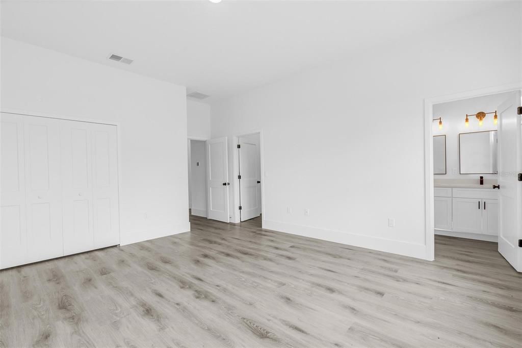 Active With Contract: $319,900 (4 beds, 2 baths, 1955 Square Feet)