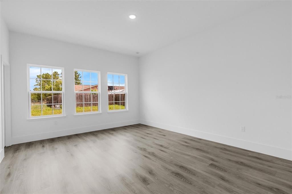 Active With Contract: $319,900 (4 beds, 2 baths, 1955 Square Feet)