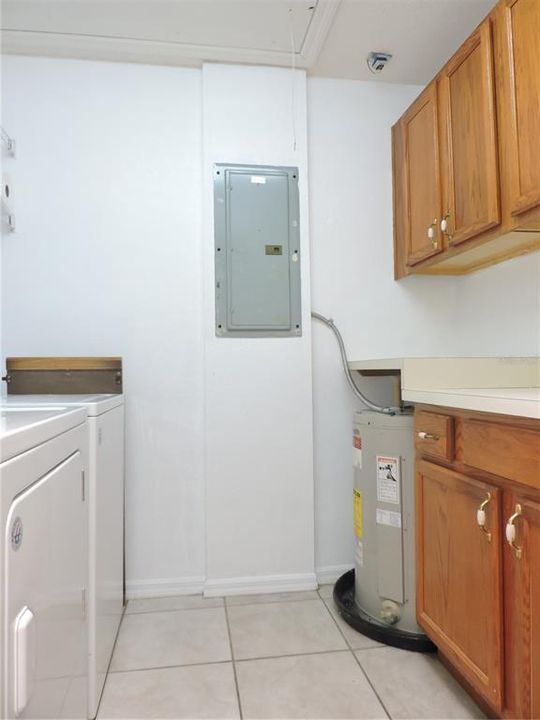 For Sale: $146,900 (2 beds, 2 baths, 958 Square Feet)