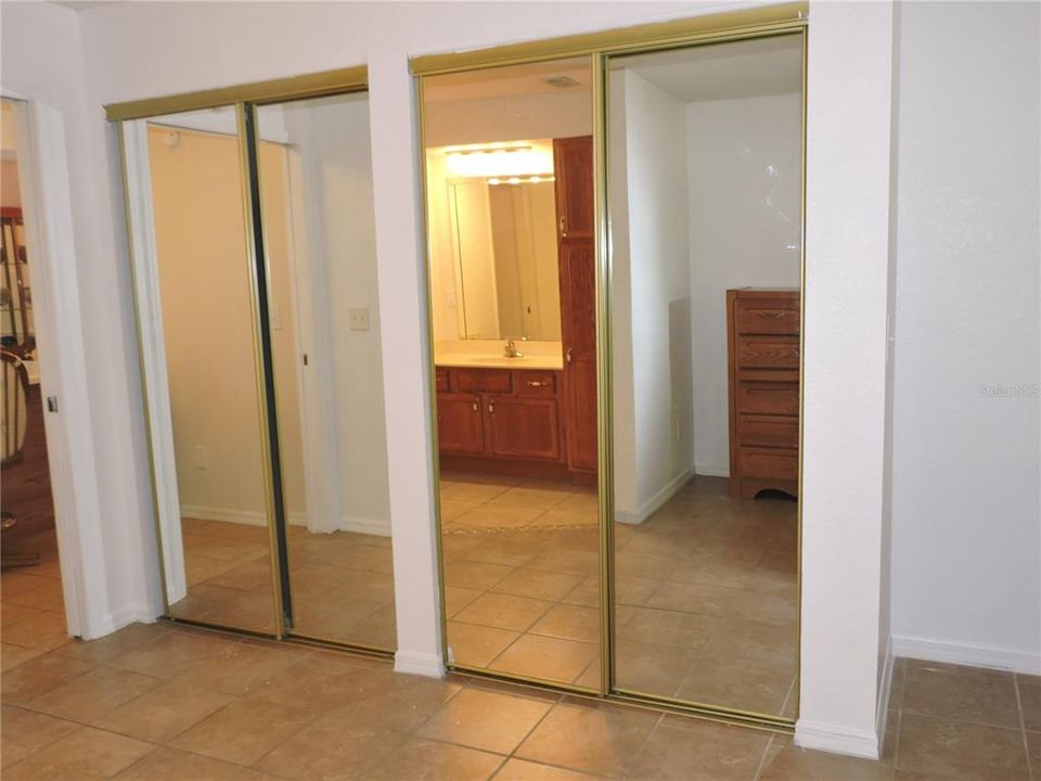 For Sale: $146,900 (2 beds, 2 baths, 958 Square Feet)