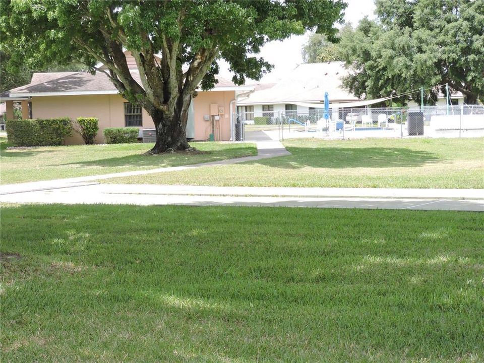 For Sale: $146,900 (2 beds, 2 baths, 958 Square Feet)