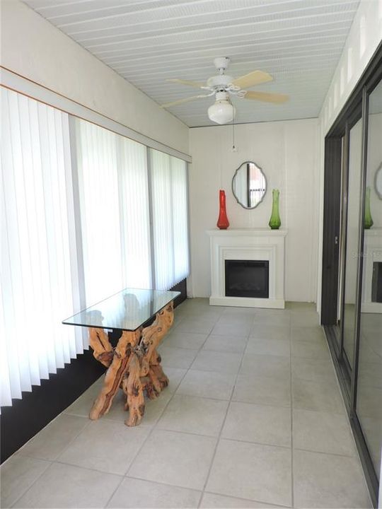 For Sale: $146,900 (2 beds, 2 baths, 958 Square Feet)