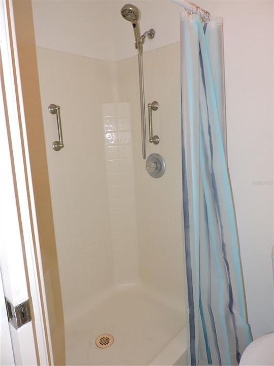 For Sale: $146,900 (2 beds, 2 baths, 958 Square Feet)