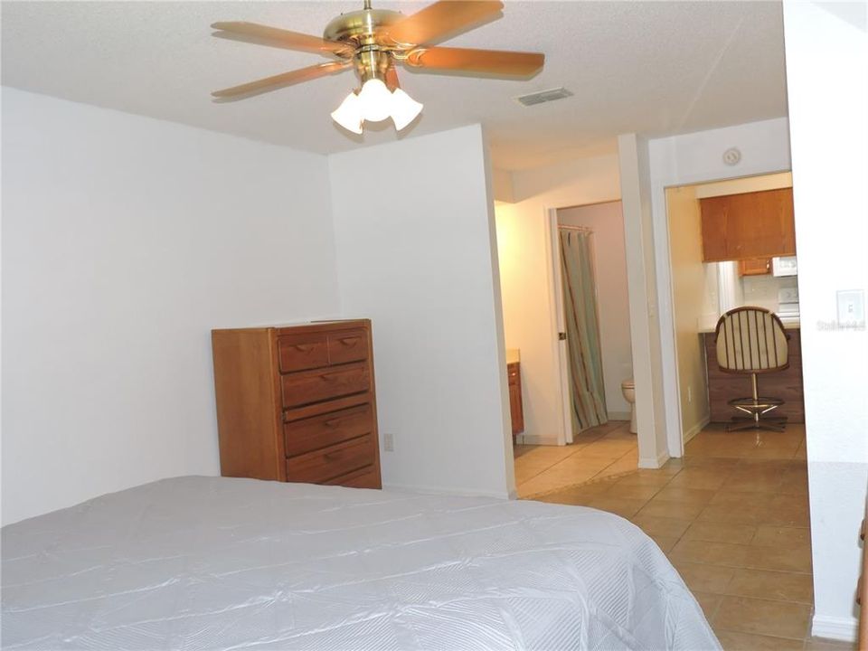 For Sale: $146,900 (2 beds, 2 baths, 958 Square Feet)