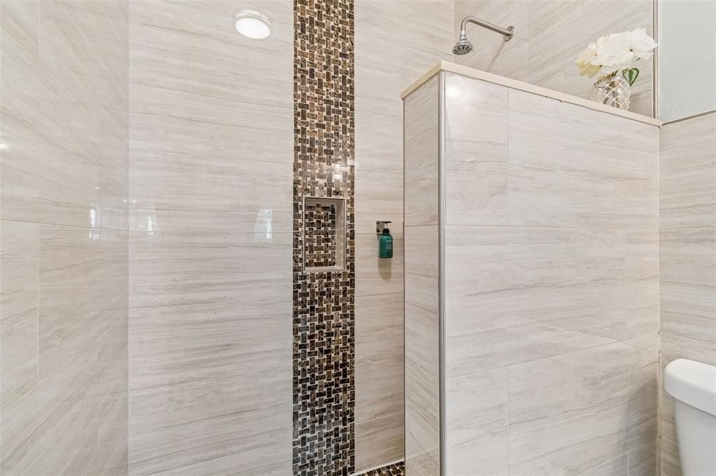 For Sale: $595,000 (5 beds, 3 baths, 2932 Square Feet)
