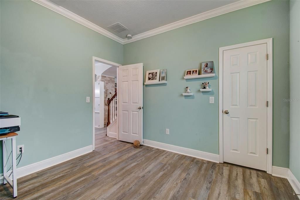 For Sale: $595,000 (5 beds, 3 baths, 2932 Square Feet)
