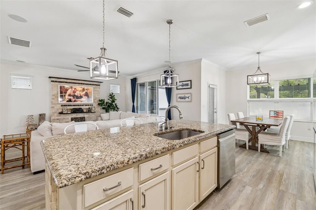 For Sale: $595,000 (5 beds, 3 baths, 2932 Square Feet)