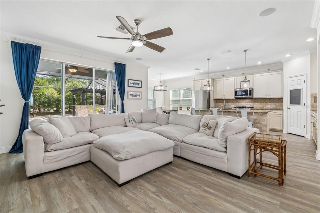 For Sale: $595,000 (5 beds, 3 baths, 2932 Square Feet)