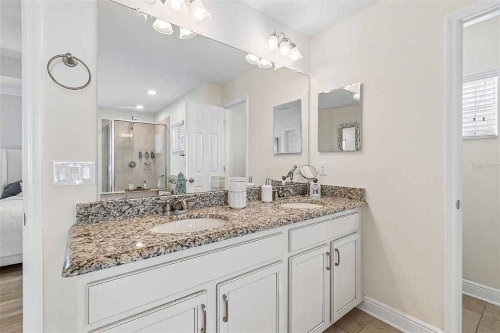 For Sale: $595,000 (5 beds, 3 baths, 2932 Square Feet)