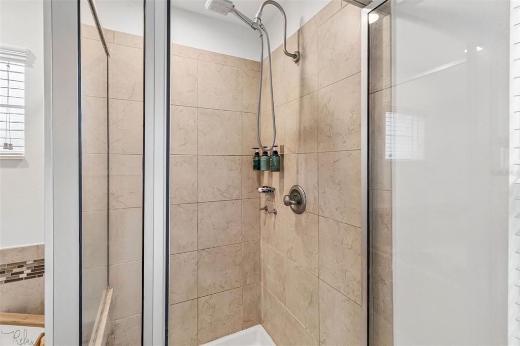 For Sale: $595,000 (5 beds, 3 baths, 2932 Square Feet)