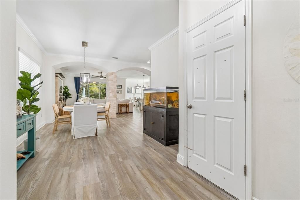 For Sale: $595,000 (5 beds, 3 baths, 2932 Square Feet)