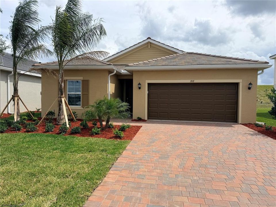 For Rent: $2,500 (4 beds, 3 baths, 1933 Square Feet)