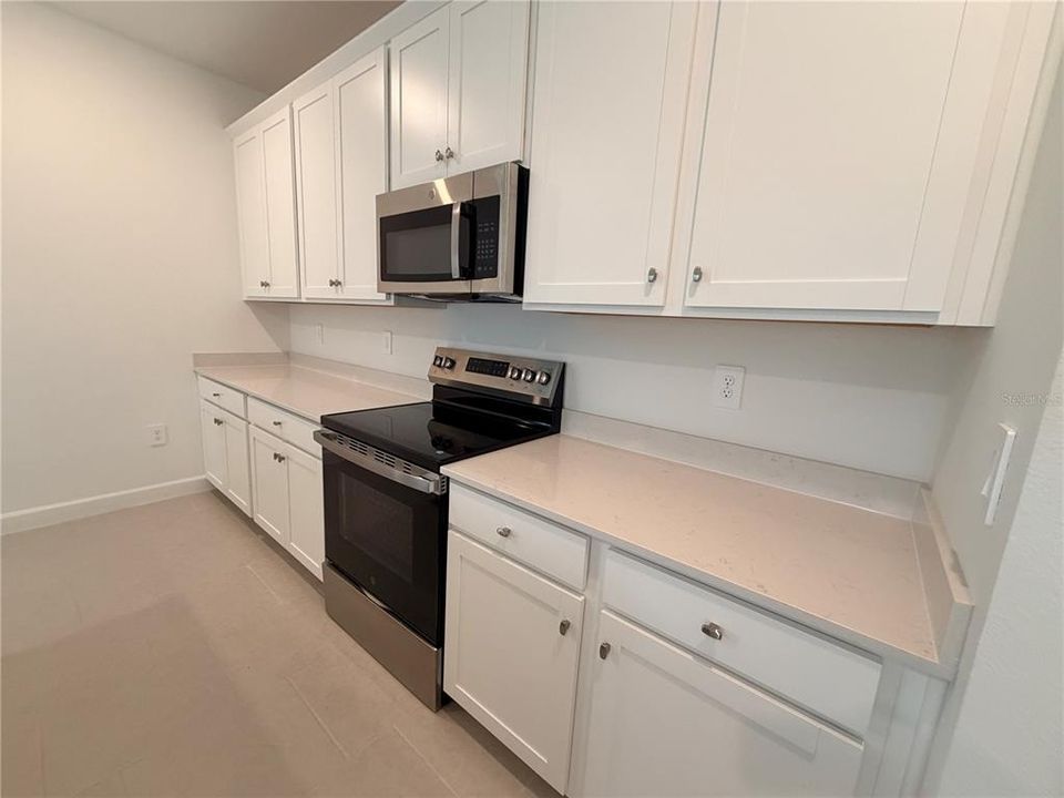 For Rent: $2,500 (4 beds, 3 baths, 1933 Square Feet)