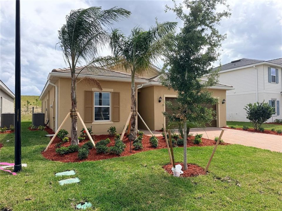 For Rent: $2,500 (4 beds, 3 baths, 1933 Square Feet)