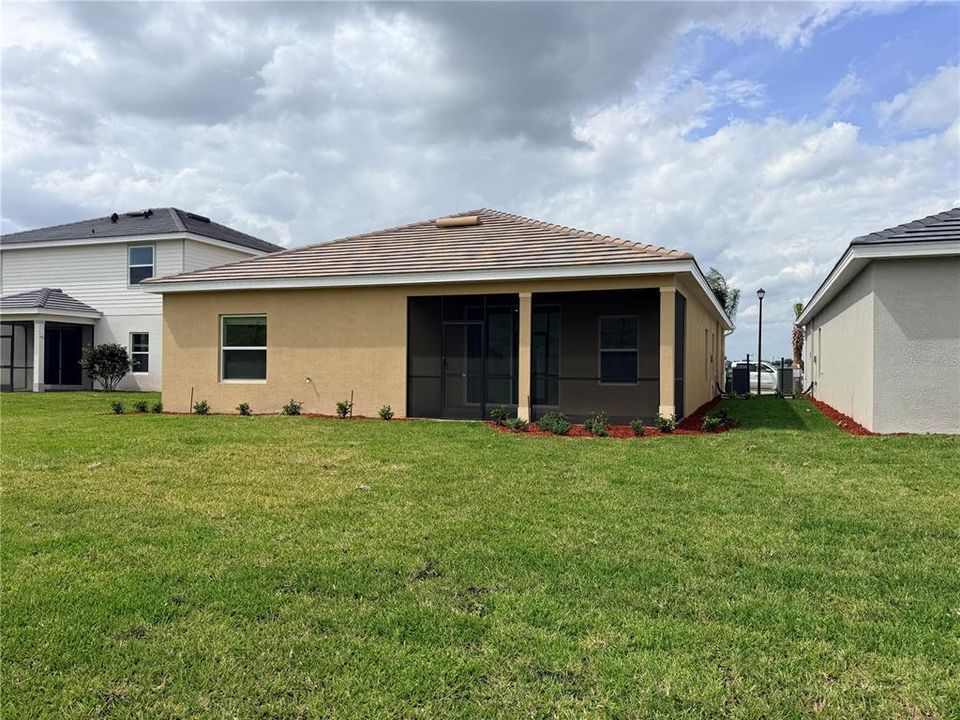 For Rent: $2,500 (4 beds, 3 baths, 1933 Square Feet)