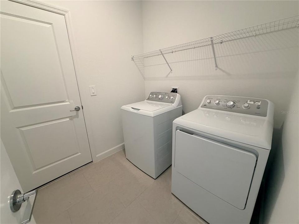 For Rent: $2,500 (4 beds, 3 baths, 1933 Square Feet)