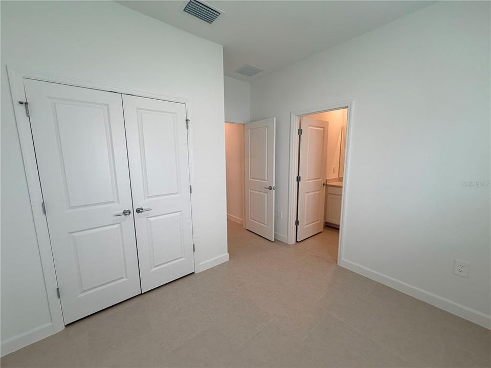 For Rent: $2,500 (4 beds, 3 baths, 1933 Square Feet)