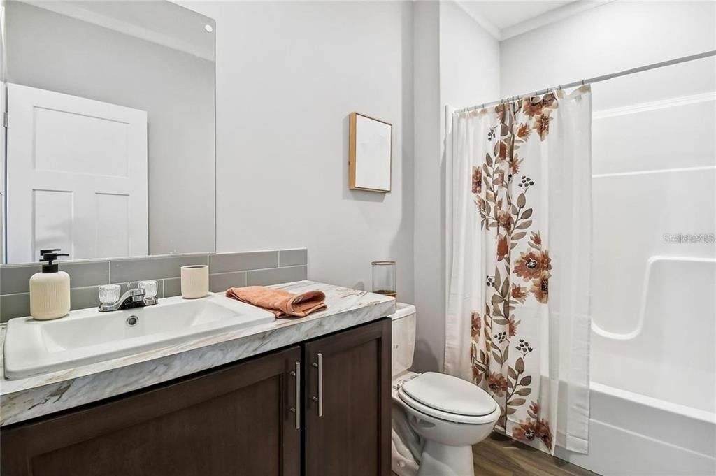 En Venta: $172,000 (2 camas, 2 baños, 1231 Pies cuadrados)
