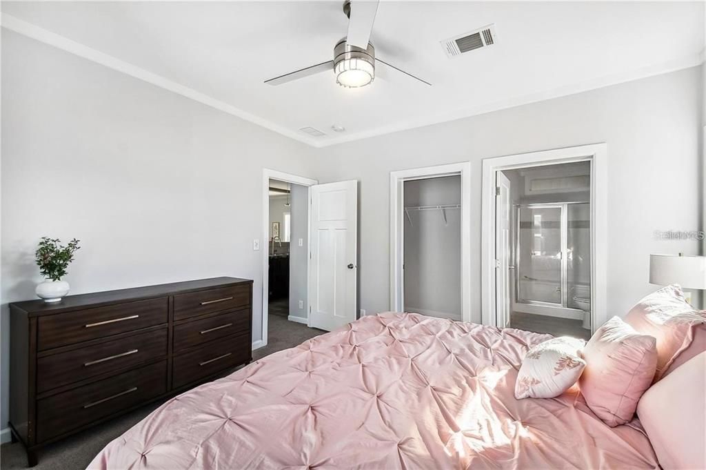 En Venta: $172,000 (2 camas, 2 baños, 1231 Pies cuadrados)