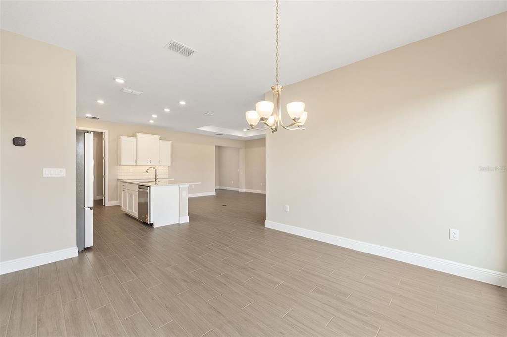 En Venta: $419,750 (2 camas, 2 baños, 1718 Pies cuadrados)