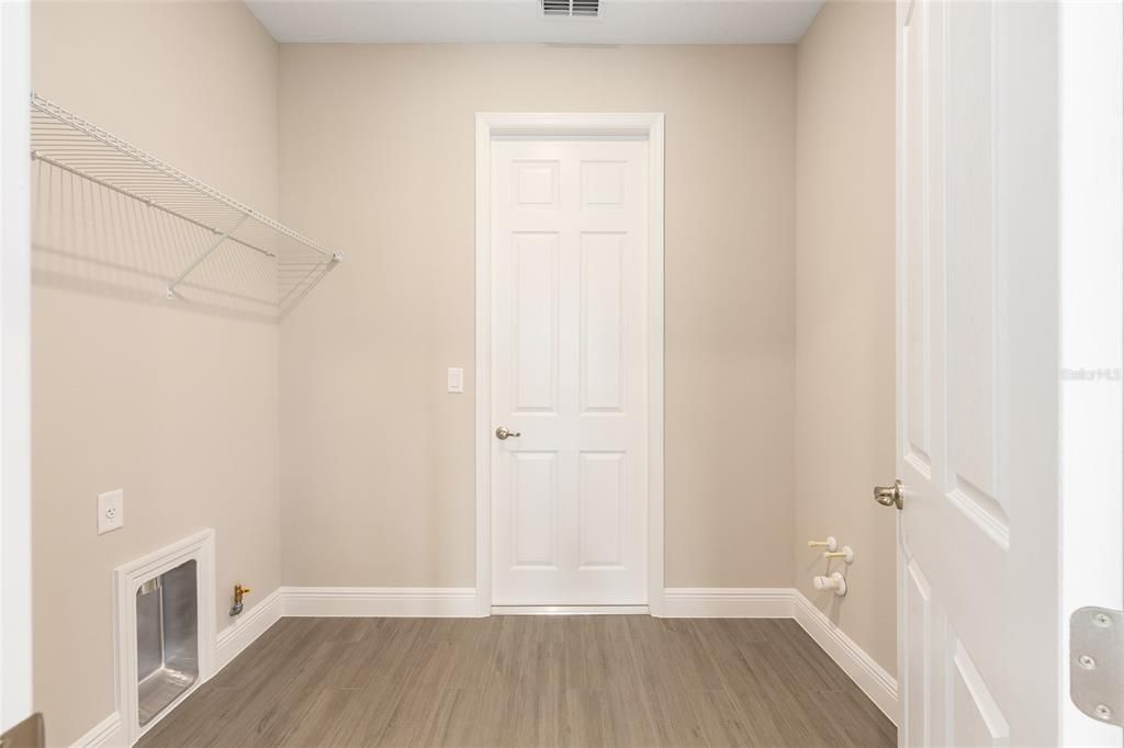 En Venta: $419,750 (2 camas, 2 baños, 1718 Pies cuadrados)