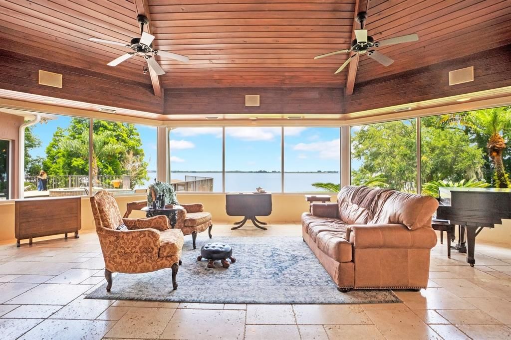For Sale: $3,000,000 (5 beds, 4 baths, 7208 Square Feet)